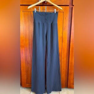 Size 10 Lululemon wide leg pants